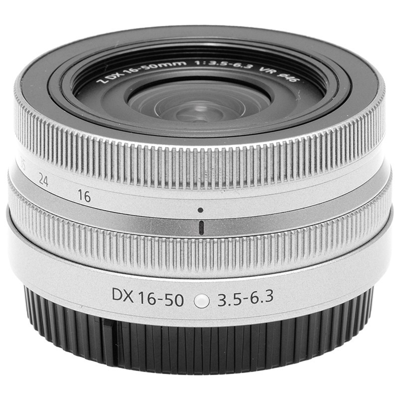 Nikon Z DX 16-50mm f/3.5-6.3 VR Silver Zoom Mirrorless Nikkor Perfetto 2 Nikon Z DX 16-50mm f/3.5-6.3 VR Silver Zoom Mirrorless Nikkor Perfetto - immagine 2
